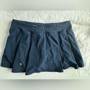 Lululemon Pace Rival Skirt. Size 8. Navy blue